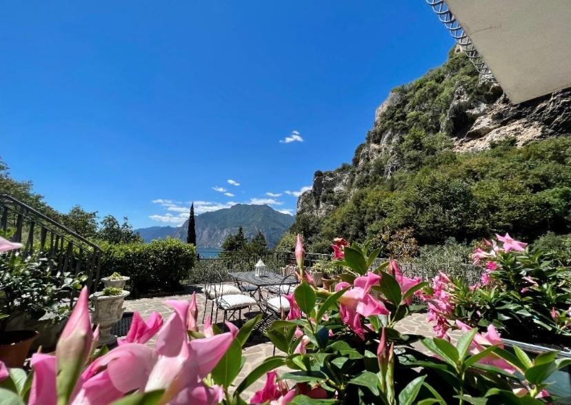 Viewlake Apartment Torbole Sul Garda ภายนอก รูปภาพ